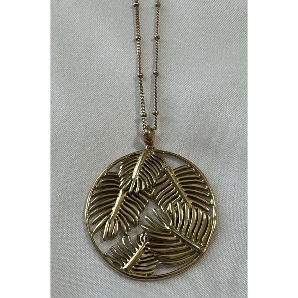 Stella & Dot Goldtone Palm leaf fern pendant necklace 28-30" Long Resort Wear
